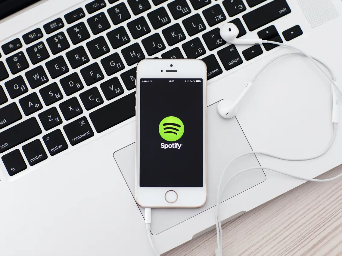 Playlist no Spotify: 9 exemplos de marcas nos fones dos clientes